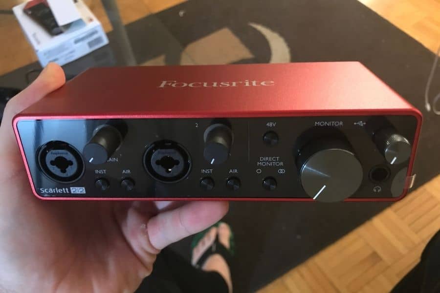 Focusrite Scarlett 2i2 Huvudbild